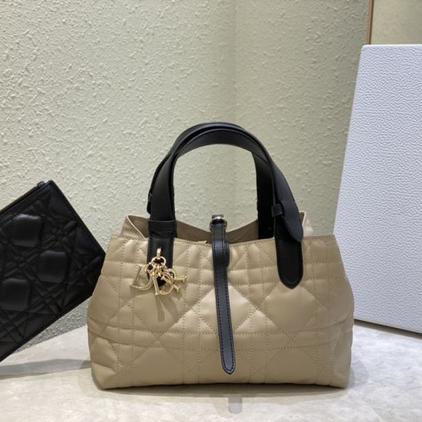 chr1st1an D10r shopping bags